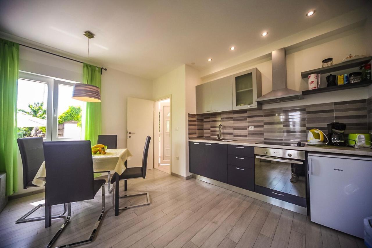 Apartman Carmen Volosko Opatija Exterior photo